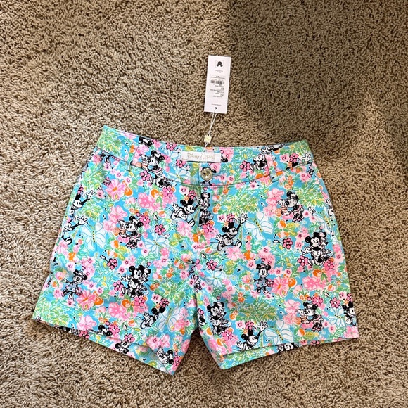 Lilly Pulitzer Hearts Disney 5" Callahan Mid Rise Short - Picture 3 of 4